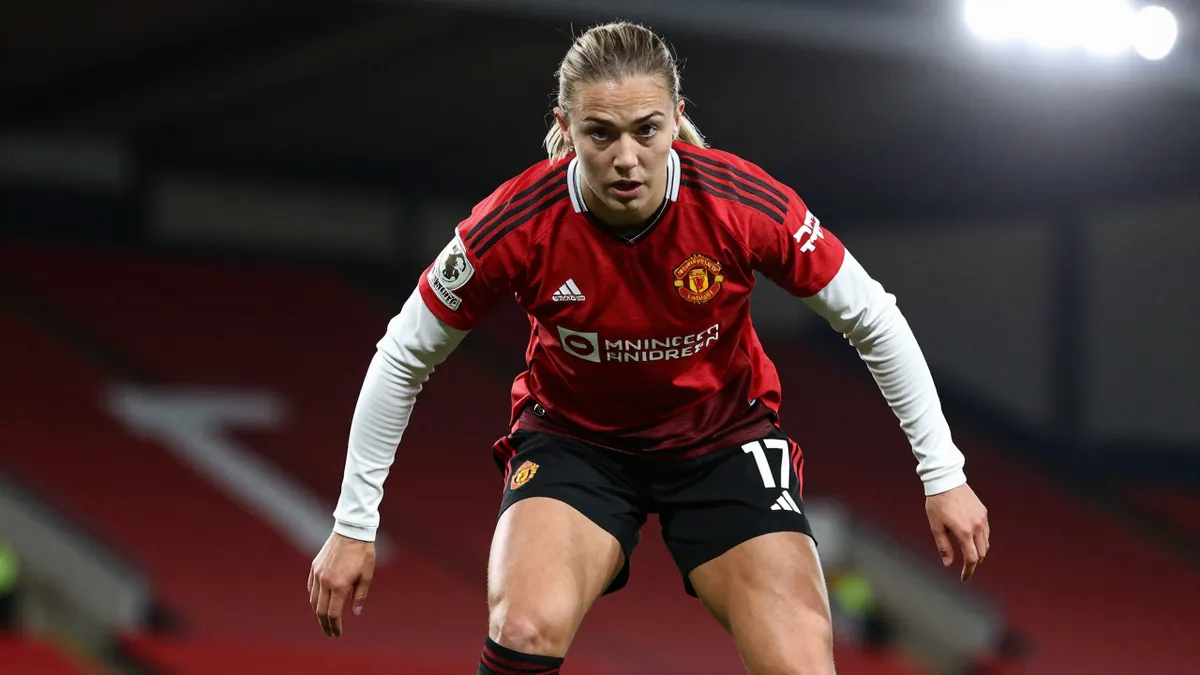 Manchester United Women's Jess Anderson signs a professional contract with the club until June 2028